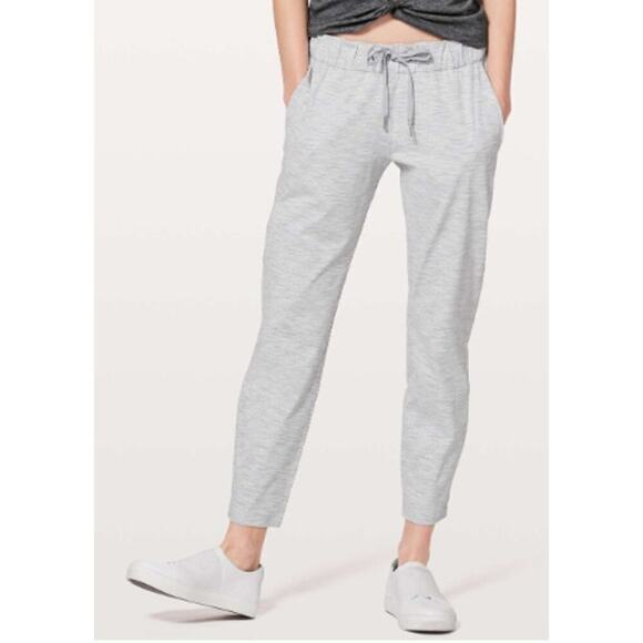 LULULEMON On the Fly Pant 28" Active Lightweight Athleisure Drawstring Size 4 - Picture 1 of 5